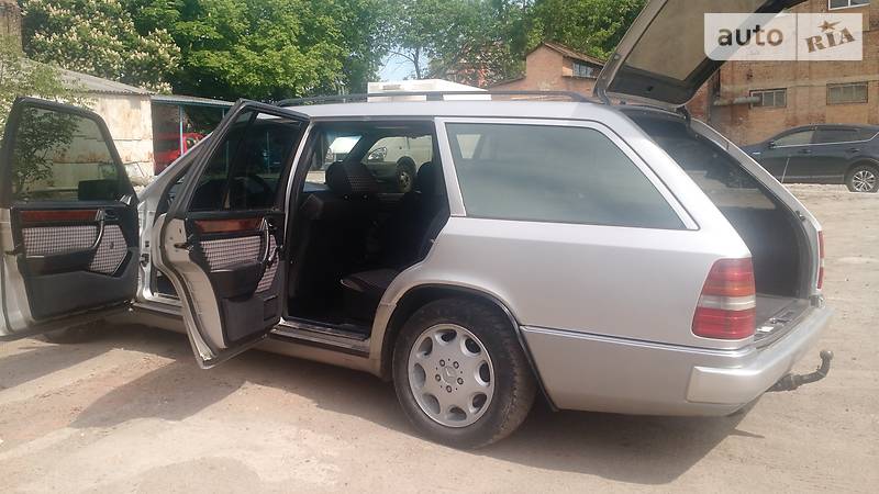 Універсал Mercedes-Benz E-Class 1994 в Кропивницькому