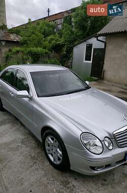 Седан Mercedes-Benz E-Class 2007 в Чернівцях