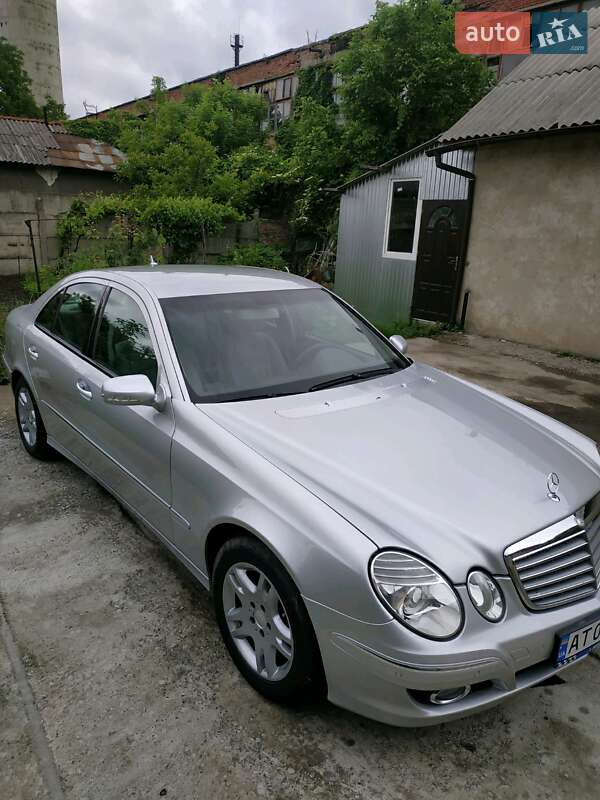 Седан Mercedes-Benz E-Class 2007 в Черновцах