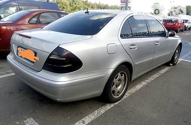 Седан Mercedes-Benz E-Class 2003 в Киеве