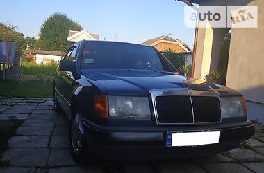 Седан Mercedes-Benz E-Class 1985 в 