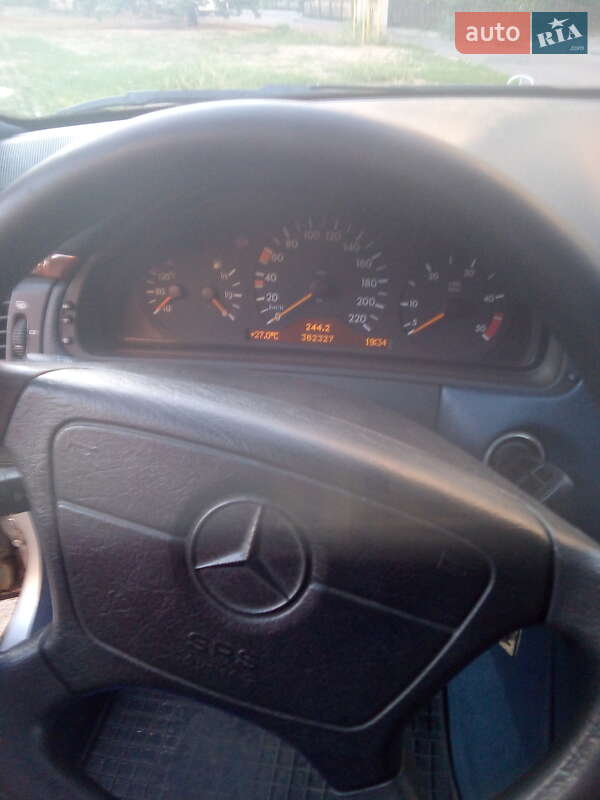 Седан Mercedes-Benz E-Class 1998 в Черкассах