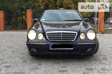 Седан Mercedes-Benz E-Class 2001 в Хмельницком