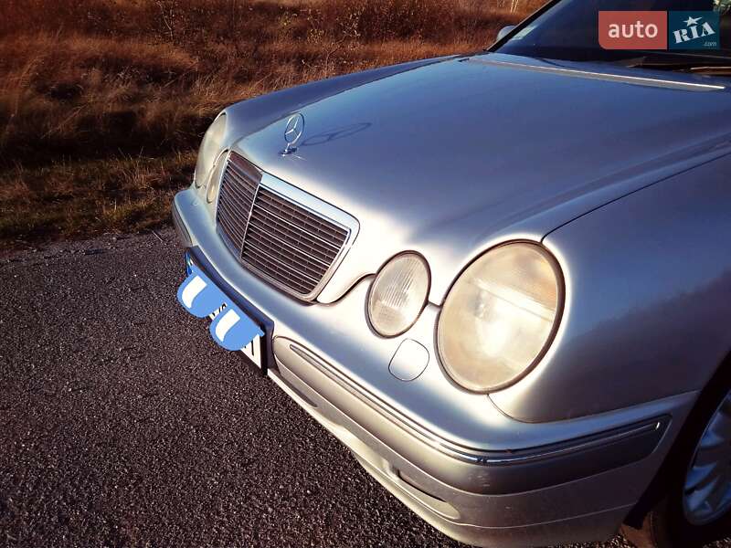 Седан Mercedes-Benz E-Class 1999 в Полонному