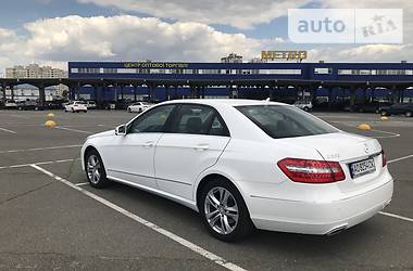 Седан Mercedes-Benz E-Class 2012 в Киеве