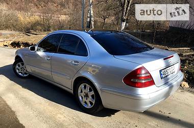 Седан Mercedes-Benz E-Class 2005 в Ужгороде