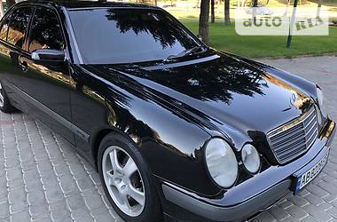 Седан Mercedes-Benz E-Class 2001 в Могилів-Подільському