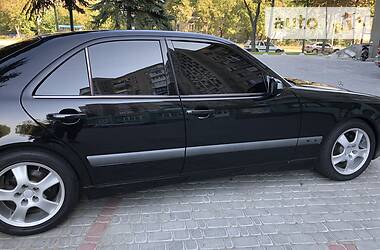 Седан Mercedes-Benz E-Class 2001 в Могилів-Подільському