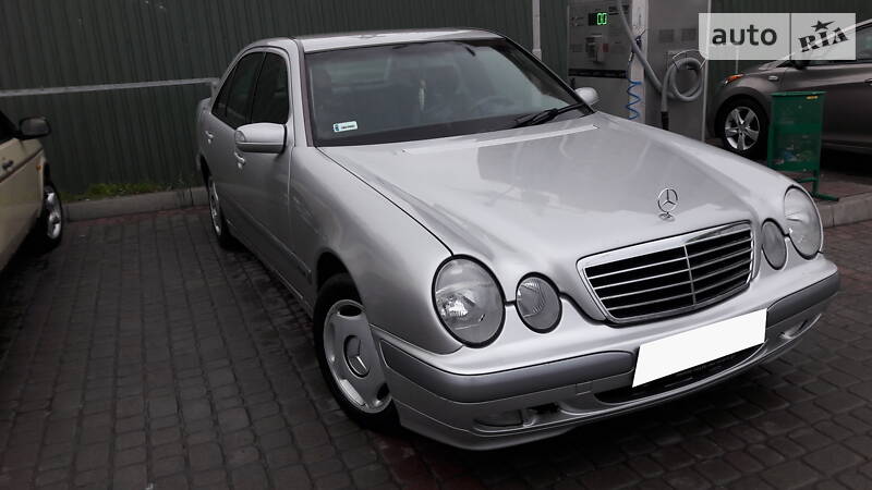 Седан Mercedes-Benz E-Class 2002 в Івано-Франківську