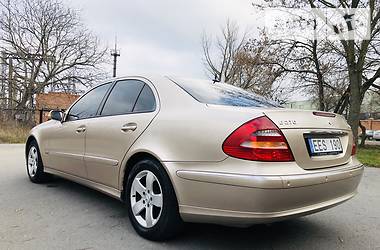 Седан Mercedes-Benz E-Class 2003 в Черновцах