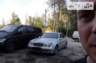 Седан Mercedes-Benz E-Class 2003 в Киеве