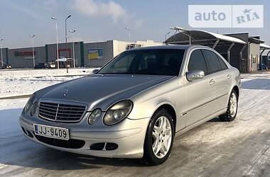 Седан Mercedes-Benz E-Class 2004 в Хусте