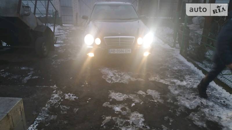 Седан Mercedes-Benz E-Class 2001 в Вінниці