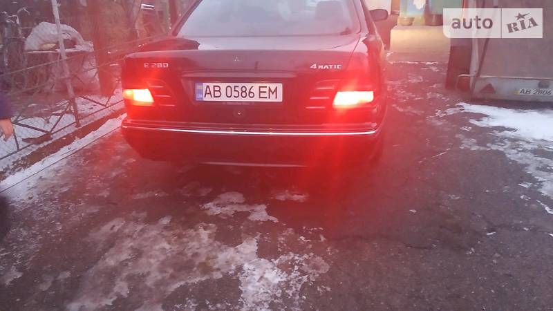 Седан Mercedes-Benz E-Class 2001 в Вінниці