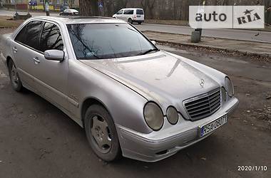 Седан Mercedes-Benz E-Class 2000 в Кременчуге