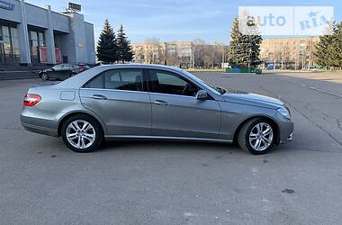 Седан Mercedes-Benz E-Class 2010 в Ровно