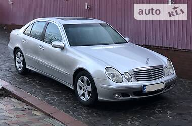 Седан Mercedes-Benz E-Class 2002 в Киеве