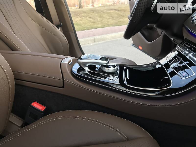 Седан Mercedes-Benz E-Class 2018 в Києві