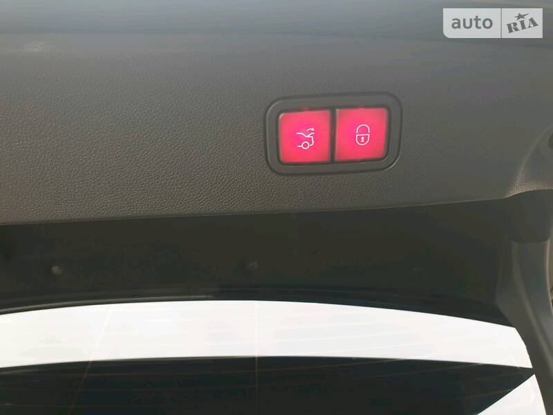 Седан Mercedes-Benz E-Class 2016 в Києві