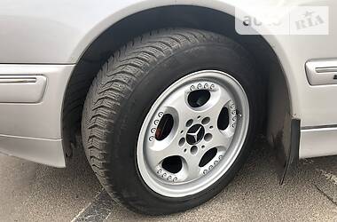 Універсал Mercedes-Benz E-Class 2001 в 