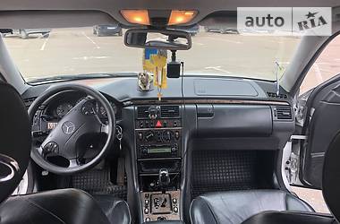 Універсал Mercedes-Benz E-Class 2001 в 