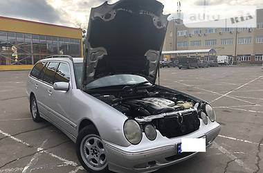 Універсал Mercedes-Benz E-Class 2001 в 