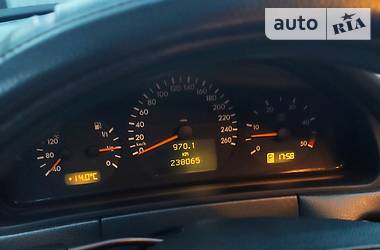 Седан Mercedes-Benz E-Class 2000 в 
