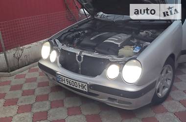 Седан Mercedes-Benz E-Class 2000 в 