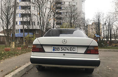 Седан Mercedes-Benz E-Class 1986 в 