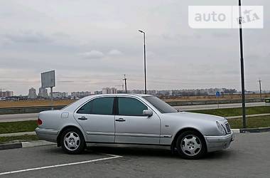 Седан Mercedes-Benz E-Class 1998 в Днепре