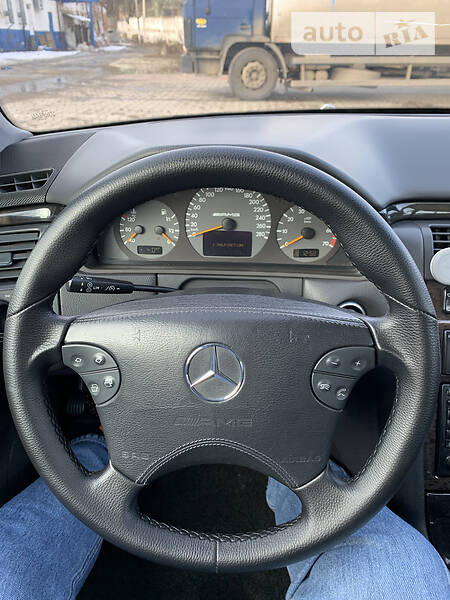 Седан Mercedes-Benz E-Class 2000 в Чернівцях