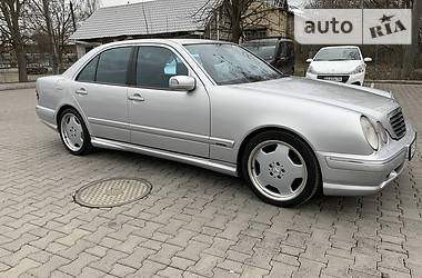 Седан Mercedes-Benz E-Class 2000 в 