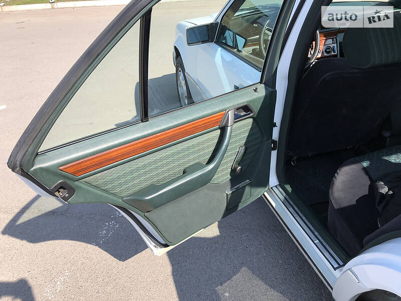 Седан Mercedes-Benz E-Class 1991 в Вінниці