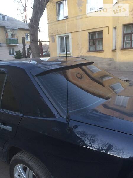 Седан Mercedes-Benz E-Class 1987 в Желтых Водах