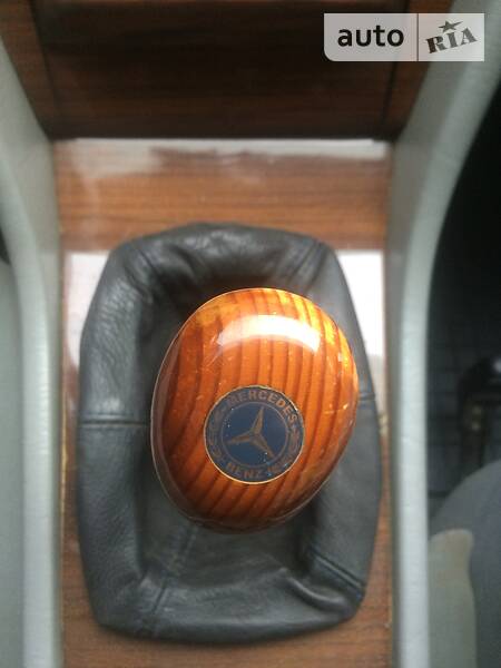 Седан Mercedes-Benz E-Class 1987 в Желтых Водах