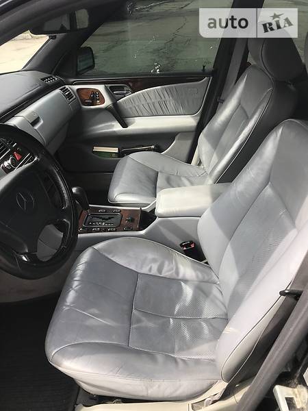 Седан Mercedes-Benz E-Class 1996 в Кропивницькому