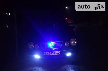 Універсал Mercedes-Benz E-Class 2000 в 