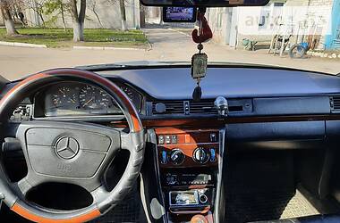 Седан Mercedes-Benz E-Class 1993 в 