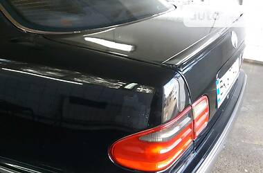Седан Mercedes-Benz E-Class 2001 в 