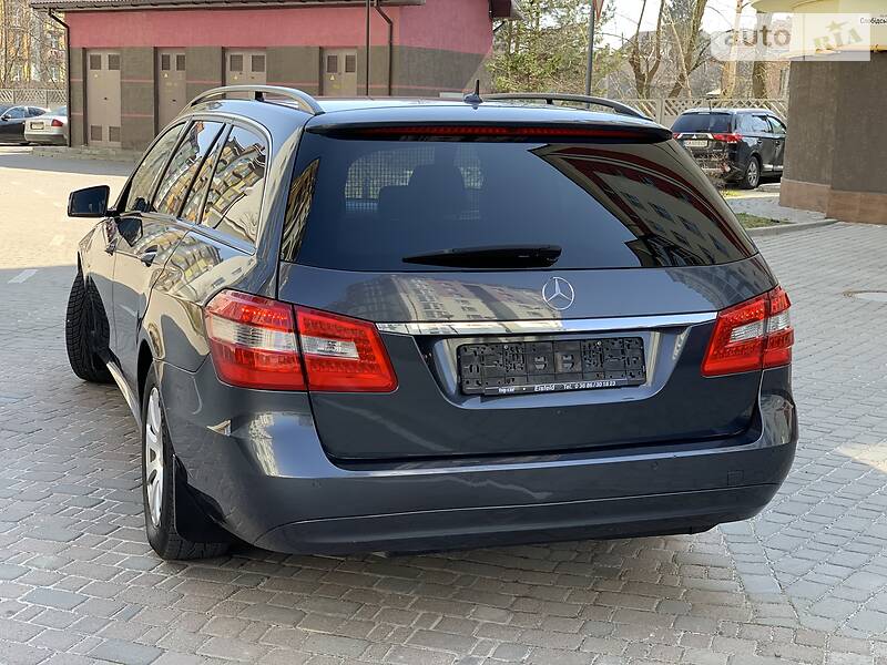 Універсал Mercedes-Benz E-Class 2011 в Івано-Франківську