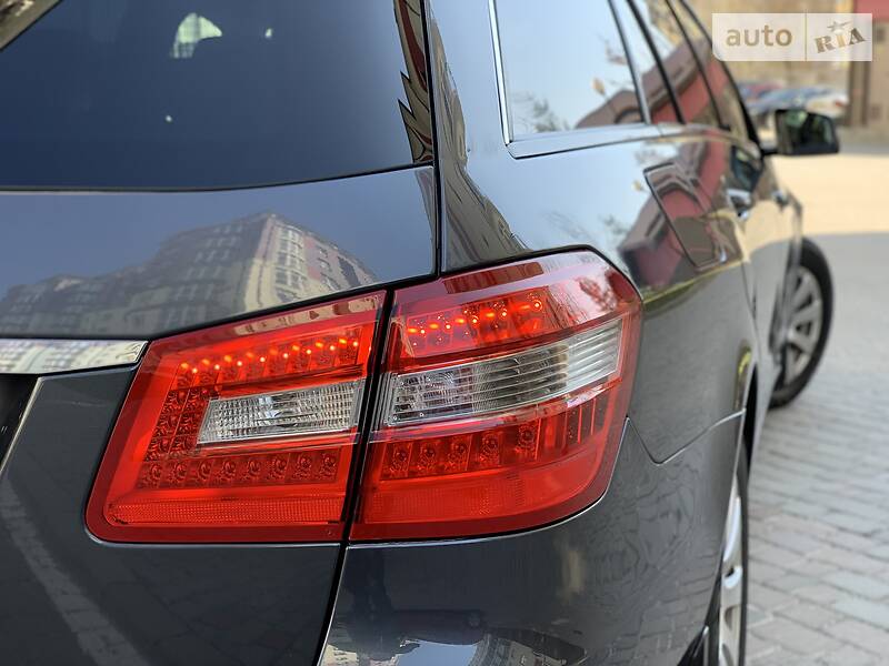 Універсал Mercedes-Benz E-Class 2011 в Івано-Франківську