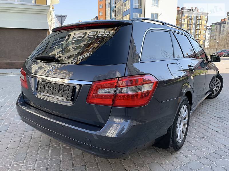 Універсал Mercedes-Benz E-Class 2011 в Івано-Франківську