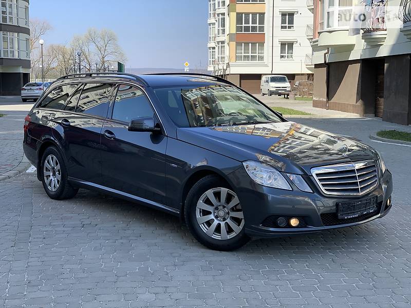 Універсал Mercedes-Benz E-Class 2011 в Івано-Франківську
