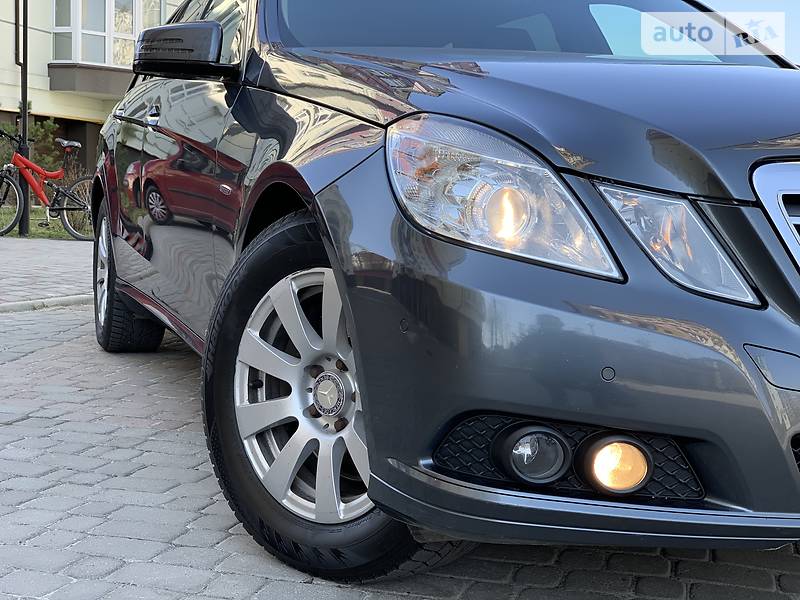 Універсал Mercedes-Benz E-Class 2011 в Івано-Франківську