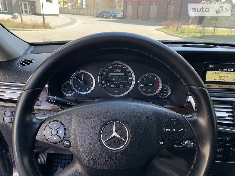 Універсал Mercedes-Benz E-Class 2011 в Івано-Франківську