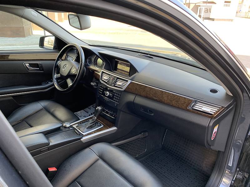 Універсал Mercedes-Benz E-Class 2011 в Івано-Франківську