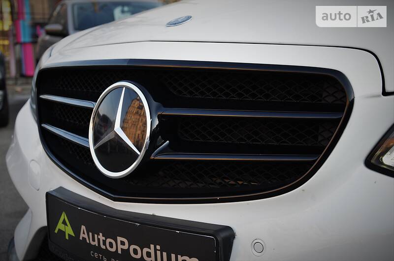 Седан Mercedes-Benz E-Class 2012 в Києві