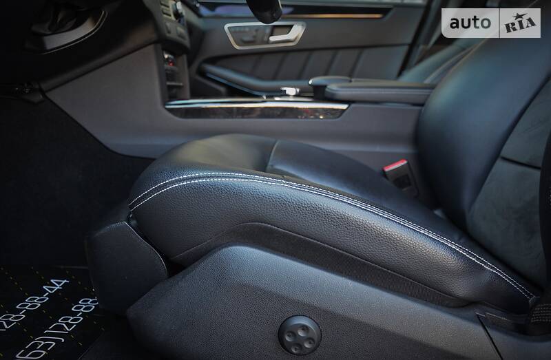 Седан Mercedes-Benz E-Class 2012 в Києві