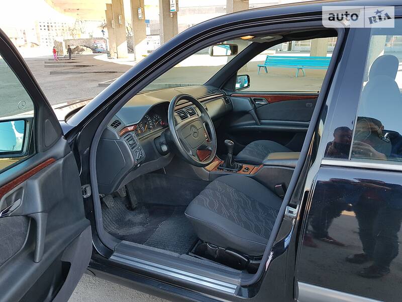 Седан Mercedes-Benz E-Class 1997 в Хмельницькому фото 40 Седан Mercedes-Benz E-Class 1997 в Хмельницькому