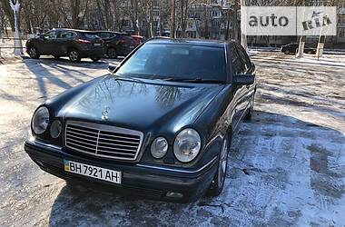 Седан Mercedes-Benz E-Class 1999 в 